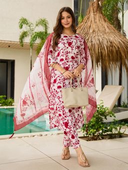 Gahan - Women White & Red Floral Printed Kurta and Pant with Dupatta