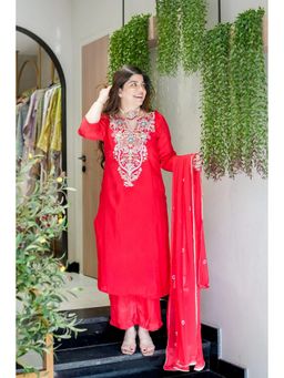 Gahan - Women Embroidered Kurta and Pant with Dupatta - Red