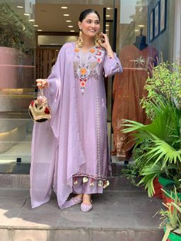 Gahan - Women Embroidered Festive Kurta and Pant with Dupatta - Lavender