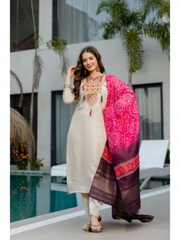 Gahan - Women Embroidered Kurta and Pant with Dupatta - Cream