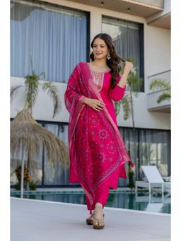 Gahan - Women Embroidered Kurta and Pant with Dupatta - Pink