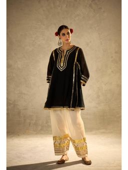 Gahan - Women Stylish Kurta with Pant - Black