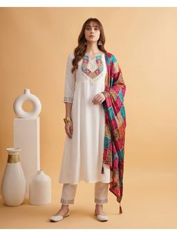 Gahan - Off White Dchinon Zari Embroidered Kurta with Pant and Dupatta