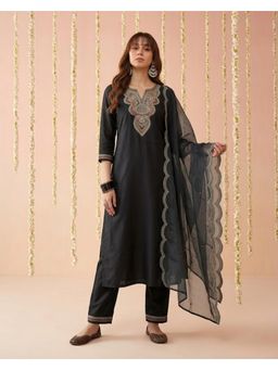 Gahan - Black Chanderi Thread Sequence Embroidered Kurta with Organza Dupatta