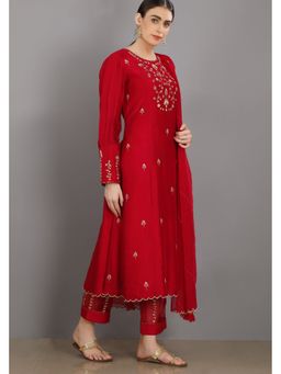 Asaga - Women Red Gul Kurta with Pant and Dupatta