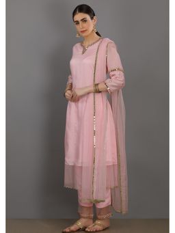 Asaga - Women Pink Ramaani Kurta with Pant and Dupatta