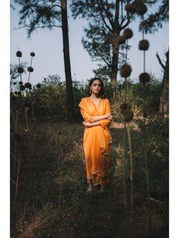 Asaga - Women Orange Zardiyaan Kurta with Pant and Dupatta