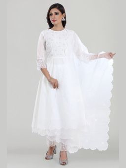 Asaga - Women White Bela Kurta with Pant and Dupatta