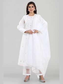 Asaga - Women White Zeenat Kurta with Pant and Dupatta