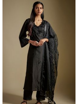 Asaga - Women Black Velvoura Kurta with Pant and Dupatta