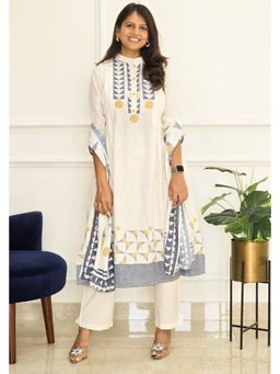 Pink Tree - White Geometric Kurta with Pant and Dupatta