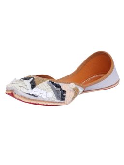 KURRBAT - Lush Meadow Multi-Coloured Handwork Juttis