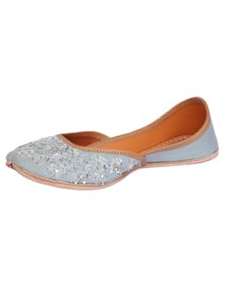 KURRBAT - Twilight Silver Juttis with Embroidery