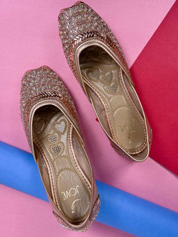 Jove - Women Rose Gold Embellished Mojaris