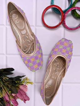 Jove - Women Mauve Embellished Mojaris