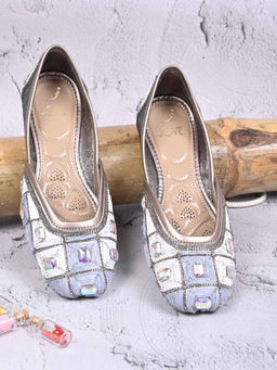 Jove - Women Grey White Embellished Mojaris