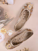 Gold color option, Currently selected
