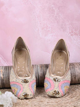 Jove - Women Gold Embellished Mojaris