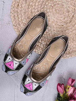 Jove - Women Black Gold Embellished Mojaris