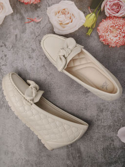 Jove - Women Beige Textured Wedge Heel Loafers