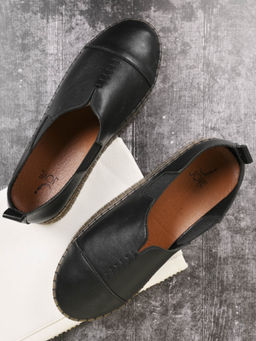 Jove - Women Black Solid Sneakers