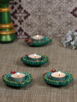 AAPNO RAJASTHAN - Hand Painted Leaf Shape Terracotta Diyas (Pack of 4)