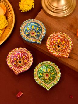 AAPNO RAJASTHAN - Set Of 4 Diwali Designer Terracotta Diyas (Pack of 4)