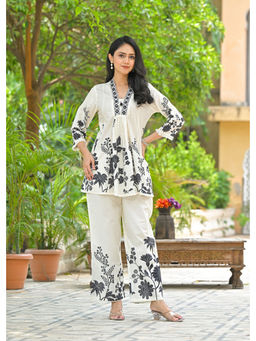 Autumnlane - White Floral Kurti and Pant (Set of 2)