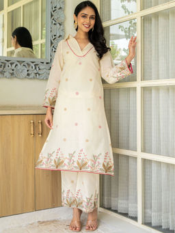 HOUSE OF JAMOTI - Ivory Floral Kurta and Palazzo (Set of 2)