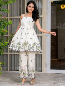 HOUSE OF JAMOTI - Off White Floral Kurti and Pant (Set of 2)