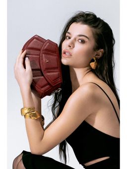 Akinna - Lusso Structured Bag - With Crossbody Strap And Gold Braided Shoulder Chain