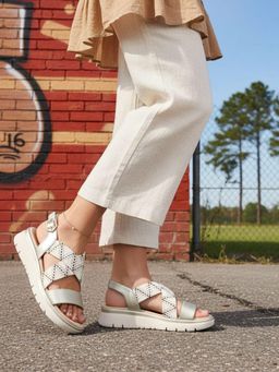 BAGATT - Izzy Womens Gold Platforms Sandals