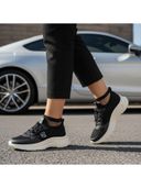 Black color option, Currently selected
