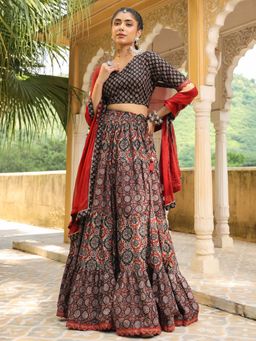 Janasya - Women Black Pure Cotton Floral Printed Tiered Lehenga with Choli and Dupatta (Set of 3)