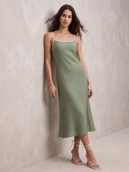 Outzidr - Women Green Solid Midi Dress
