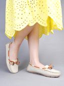 Cream color option, Sold out, Currently selected