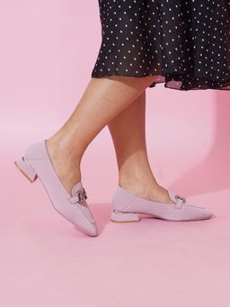 Sherrif Shoes - Women Textured Loafers with Metallic Horsebit Detail and Block Heel - Lavender