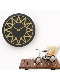 ARTYPILLAR - 16In Wooden Frame In Iron Strips Star Pattern Design Wall Clock
