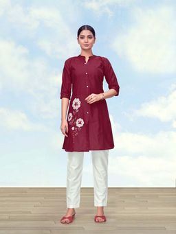 Monjolika Fashion - Maroon Cotton Flex Embroidered Kurta With Pant