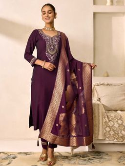 Women Plus - Embroidered Viscose Silk Kurta With Pant & Dupatta