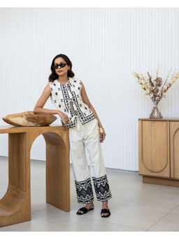 RUIAAN - White Isla Embroidered Co-Ord (Set of 2)