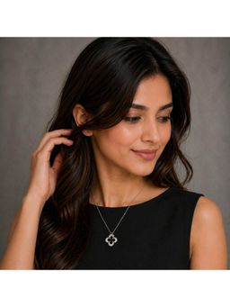 Axora Life - 925 Sterling Silver Sparkling Clover Necklace