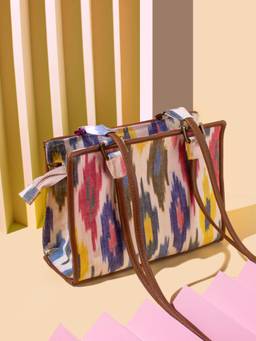 AMYRA - Avena Sling Bag