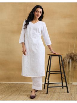 Fabindia - Women White Embroidered V-Neck Kurta