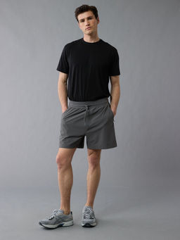 American Eagle - Black Solid Regular Fit T-Shirt