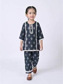 Bella Moda - Girls Navy Blue Printed Cotton Kurti with Pant