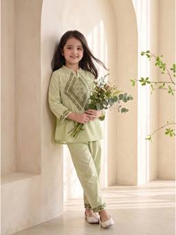 Bella Moda - Girls Green Embroidered Cotton Kurta with Pant