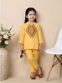 Yellow color option, Currently selected