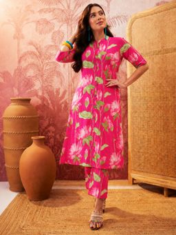 Aaghnya - Women's Pink Viscose Rayon Printed Kurta with Pant