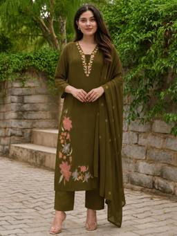 Aaghnya - Women's Green Viscose Embroidered Straight Kurta with Pant and Dupatta
